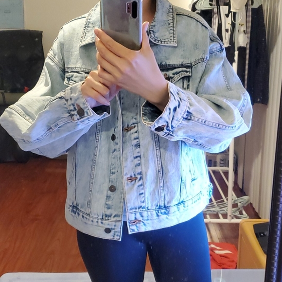 H&M TREND Oversized Snowflake Wash Denim Jacket - Picture 16 of 16